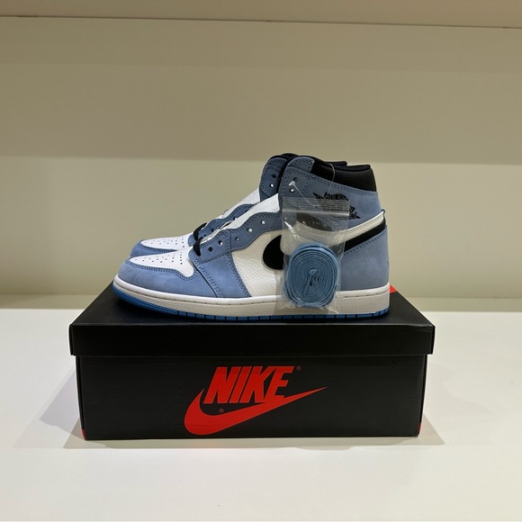 Jordan 1 University Blue - Brand New - Picture 2 of 4
